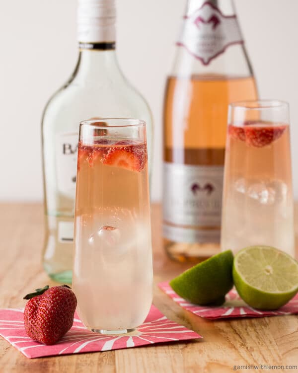 Strawberry Mojito Garnish With Lemon 9266