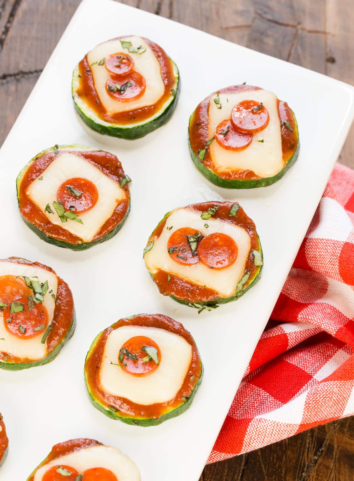 Grilled Zucchini Pizza Bites Garnish with Lemon