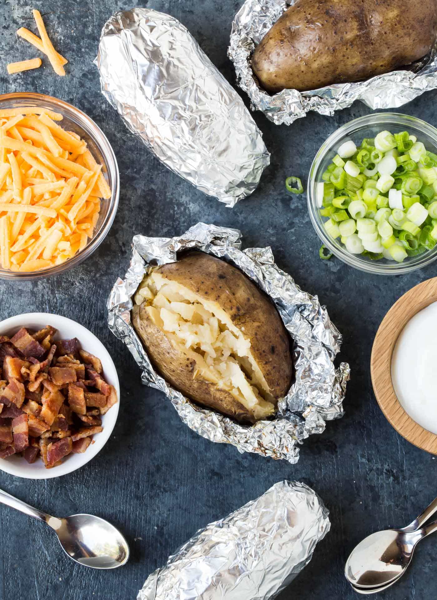 Crock Pot Baked Potatoes Garnish With Lemon