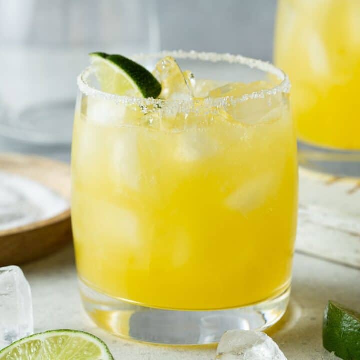 Grand Marnier Margarita (golden margarita) - Garnish with Lemon