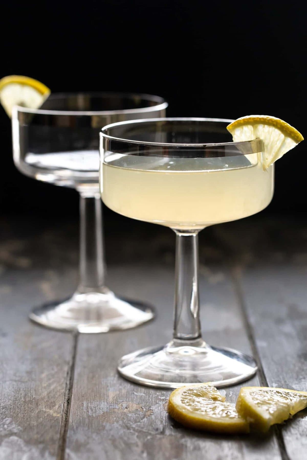 Easy Pear Martini Garnish with Lemon