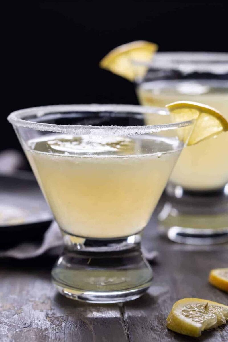 Easy Lemon Drop Martini Recipe 4 Ingredients Garnish With Lemon 4218