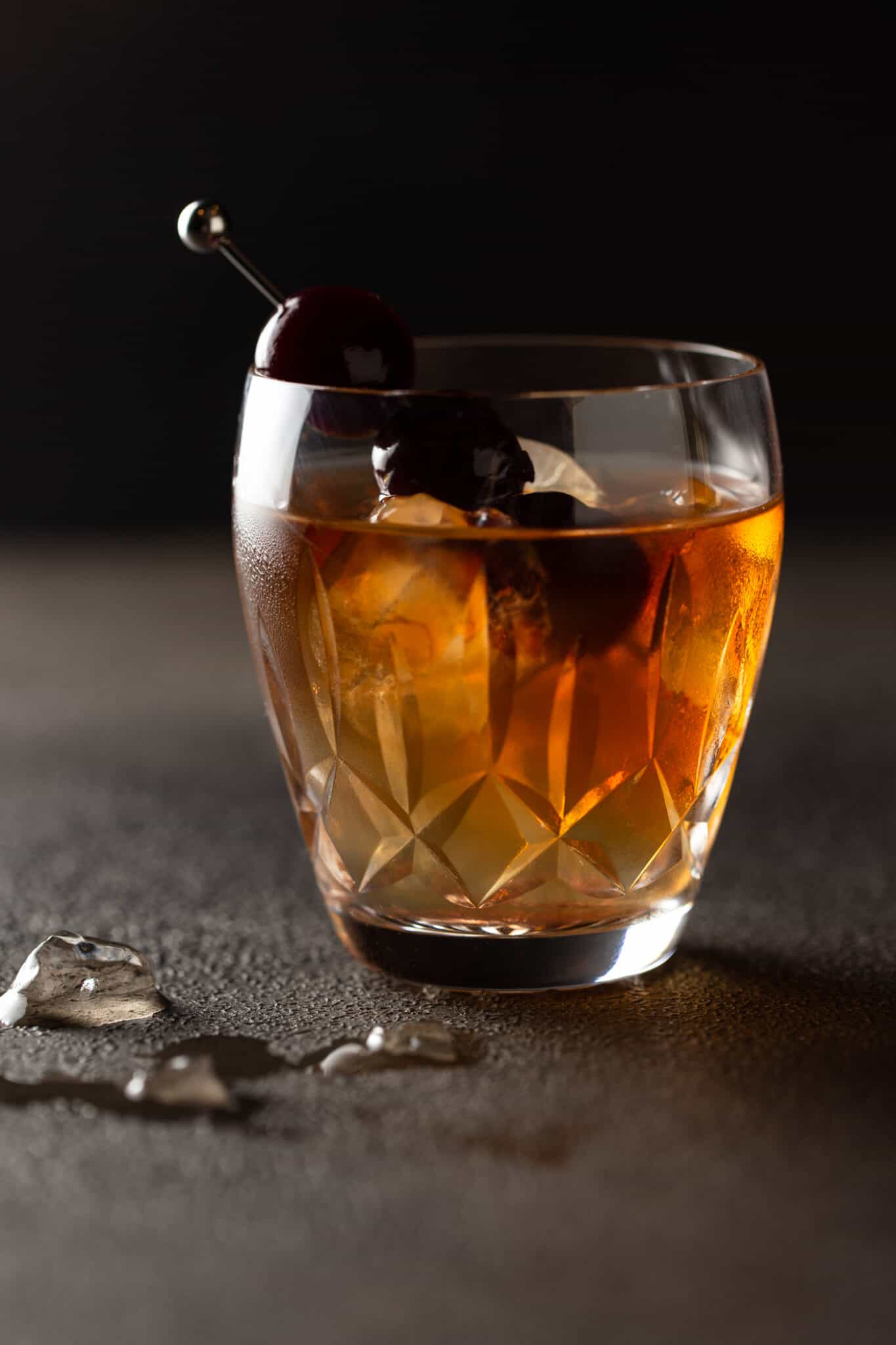 Perfect Manhattan Cocktail Recipe (an easy classic drink)