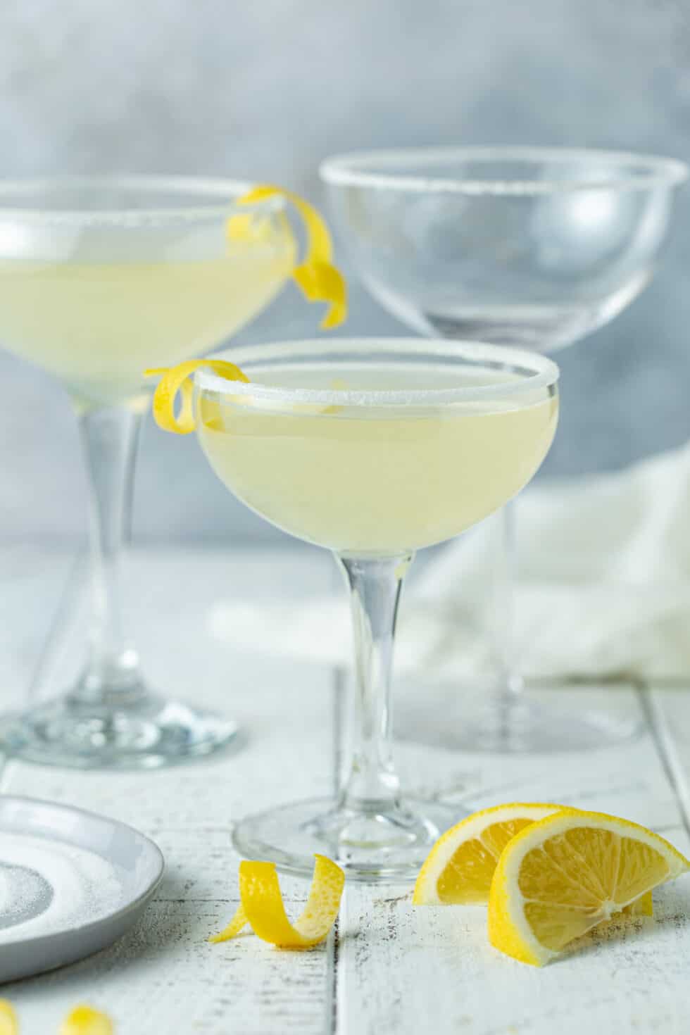 Easy Elderflower Lemon Drop Martini Recipe | made w/ only 5 ingredients!