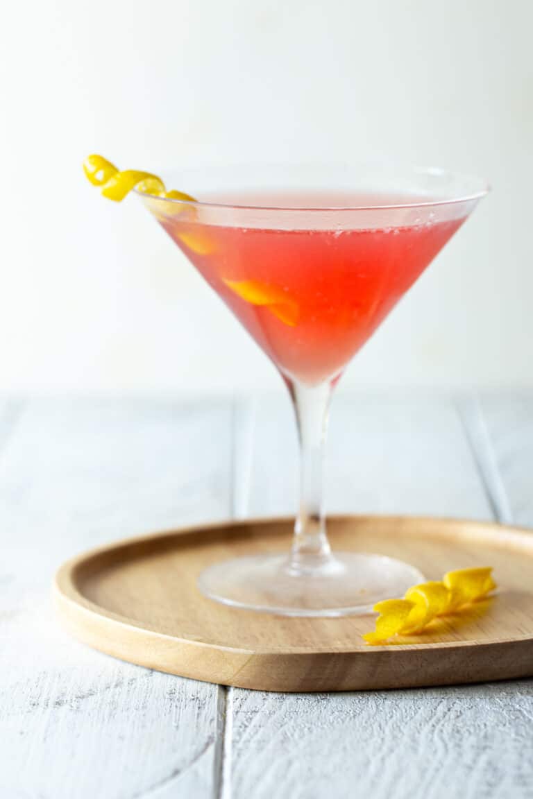 The Best Classic Cosmo Recipe Garnish With Lemon 8916