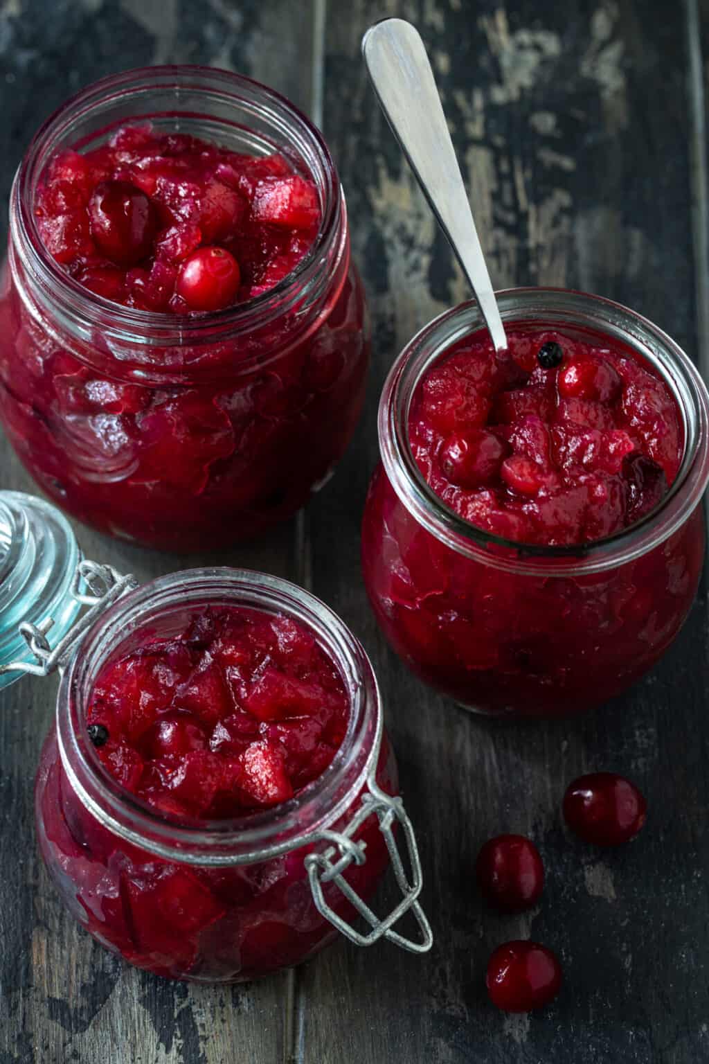 Cranberry Apple Chutney recipe {EASY relish for meat/cheese} - Garnish ...