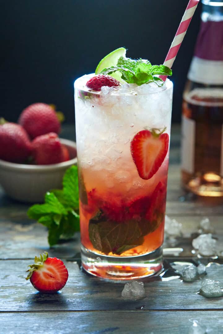 Strawberry Mojito Garnish With Lemon 7756