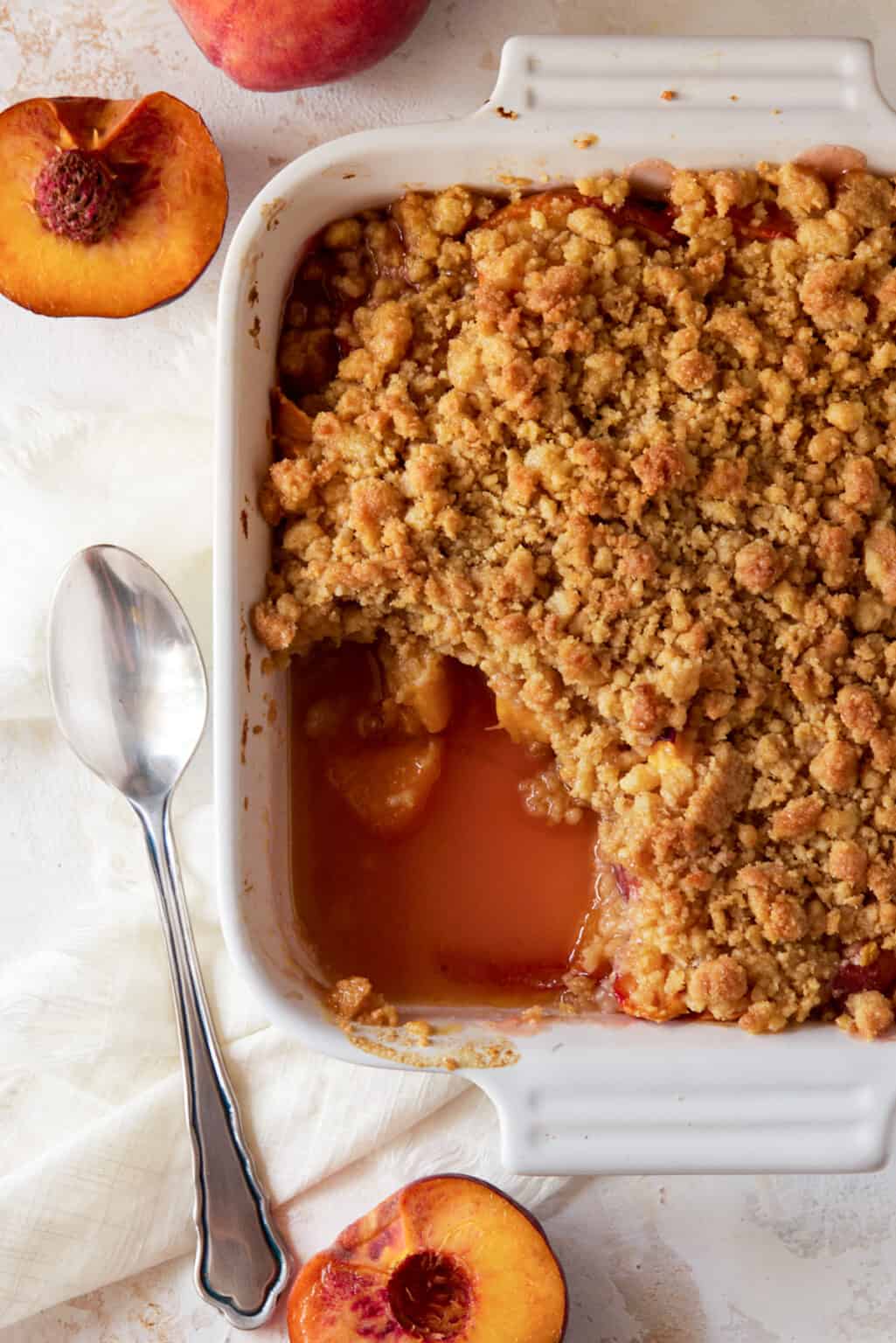 Easy Peach Crumble Recipe Garnish with Lemon