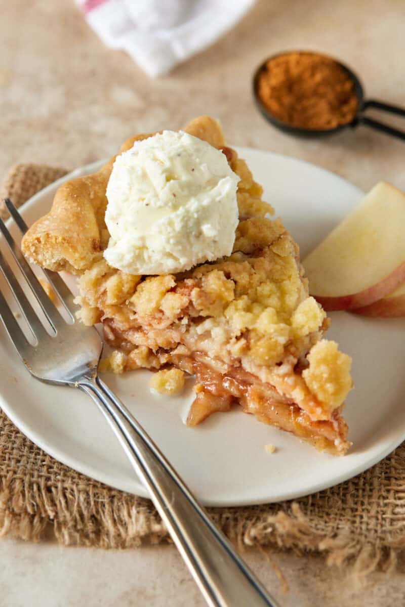 Apple Crumble Pie Recipe- Garnish with Lemon