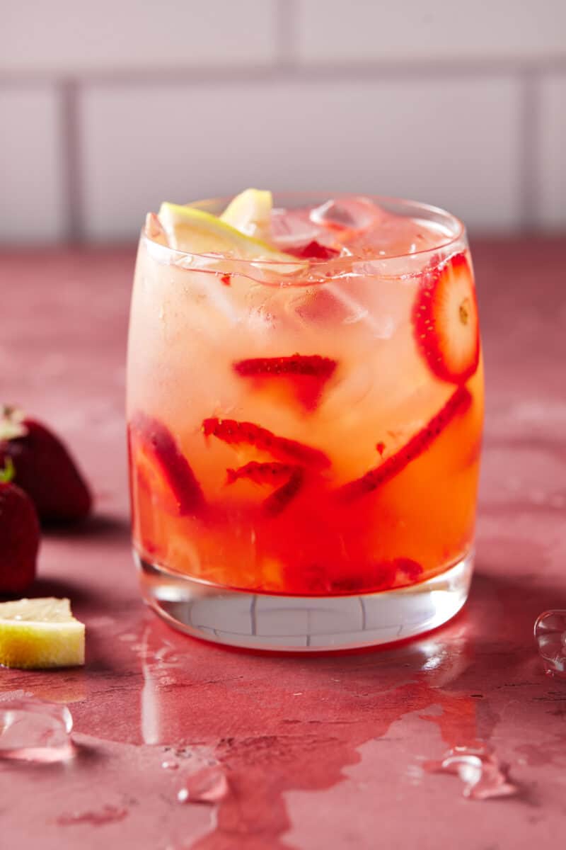 Strawberry Vodka Lemonade - Garnish with Lemon